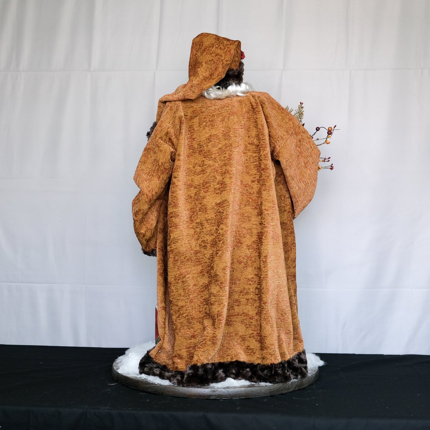 Santa Claus with Gold Reindeer and Lantern Lamp